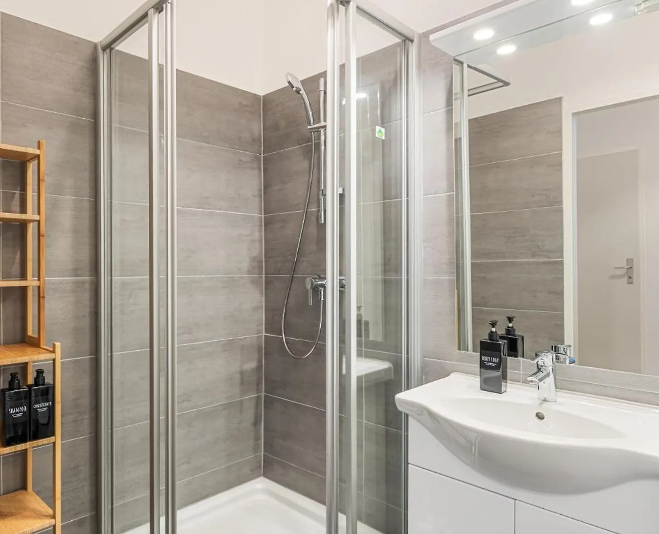 2 Bed Rooms I 82 M2 I Comfy I 160 Mbit Wifi Vienna Apartment